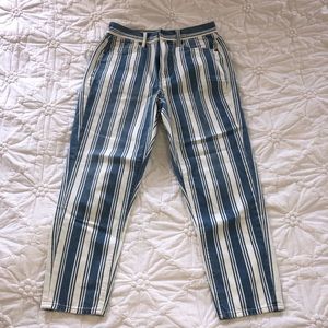 Cropped American Eagle mom jeans!!